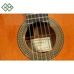 classical-flamenco-guitar-alhambra-10p