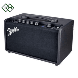 electric-amplifier-fender-mustang40